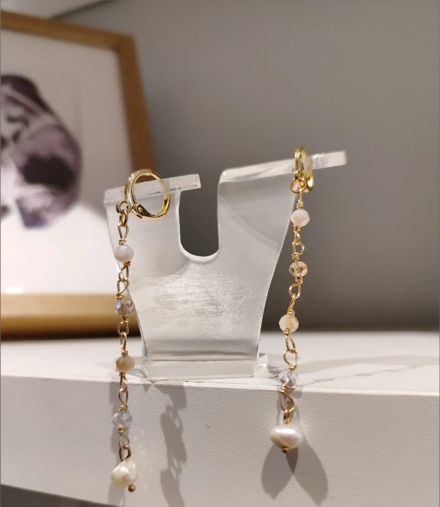 Aretes Lia Blanco - hecho a mano/baño de oro de 14k