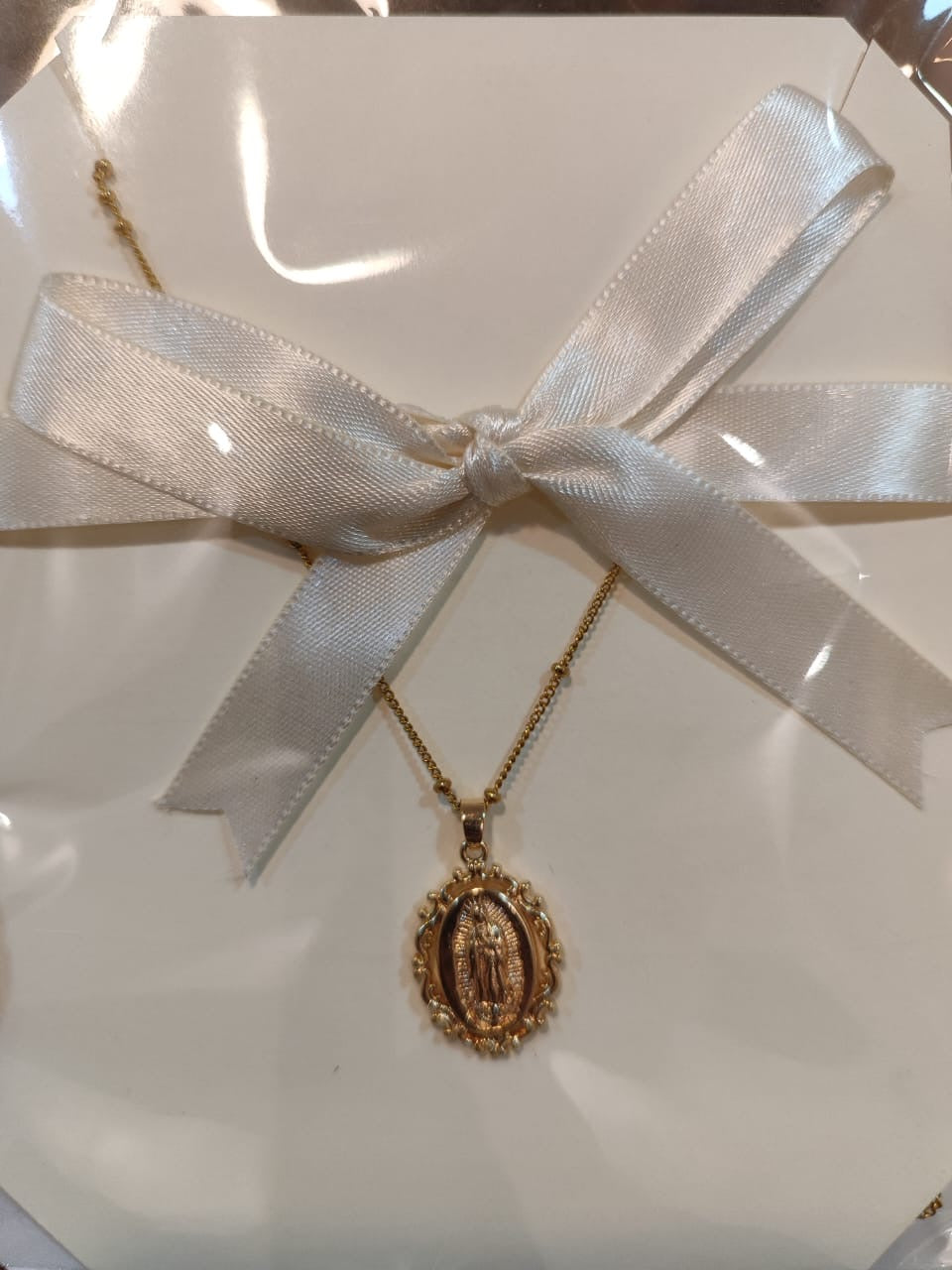 Collar Virgen de Guadalupe - chapa de oro 14k