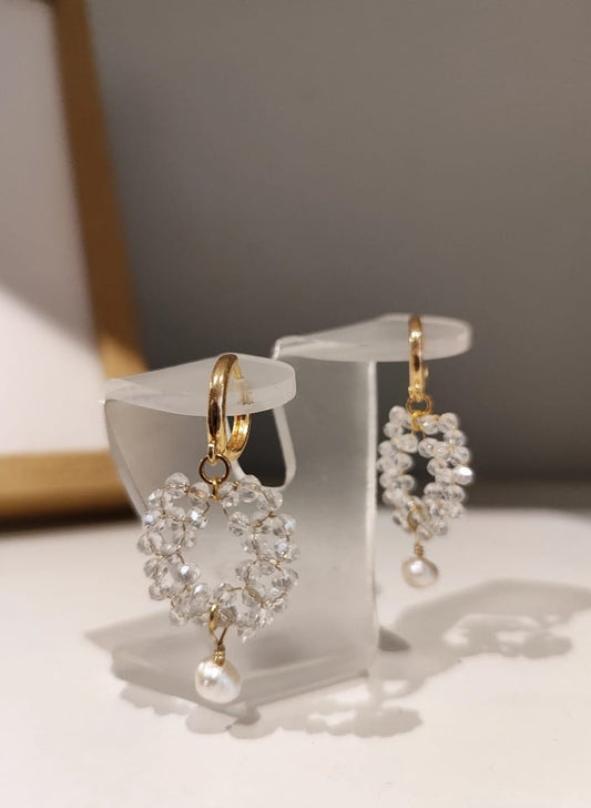Aretes Pia Blanco - hecho a mano/baño de oro de 14k
