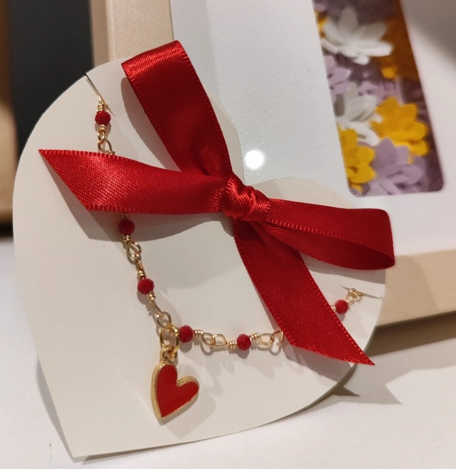 Pulsera Roja con Corazón - hecho a mano/baño de oro de 14k