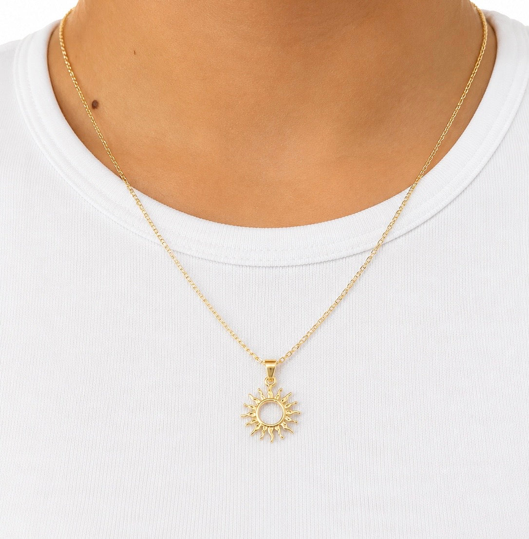 Collar Sol - oro laminado 14k