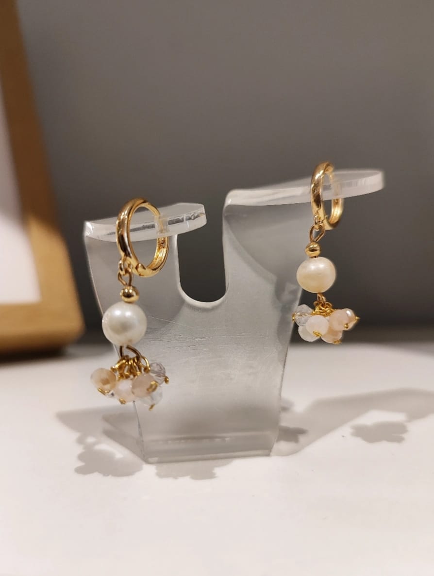 Aretes Oli Blanco - hecho a mano/baño de oro de 14k