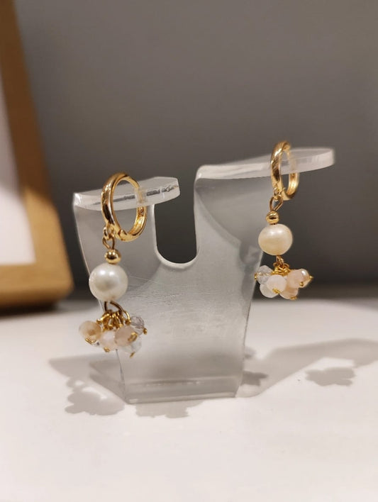 Aretes Oli Blanco - hecho a mano/baño de oro de 14k