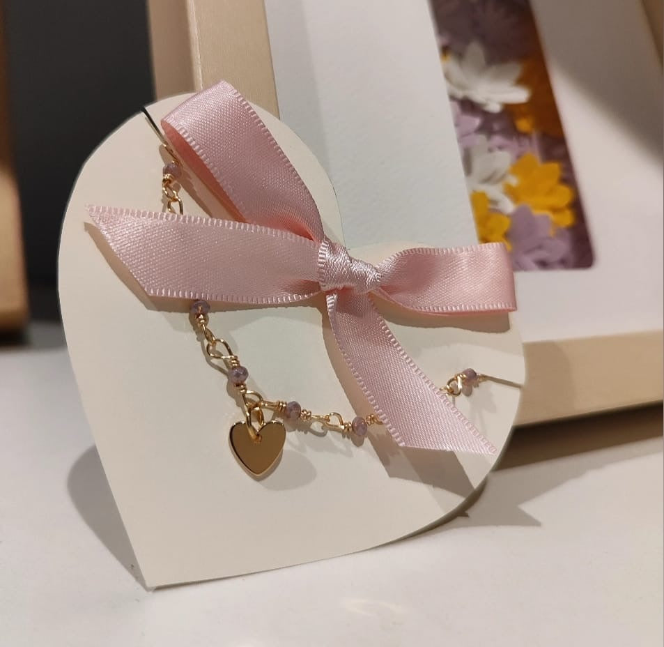 Pulsera Lila con Corazón - hecho a mano/baño de oro de 14k