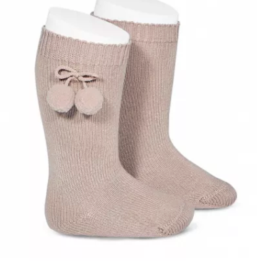 calceta lisa borlas pieda