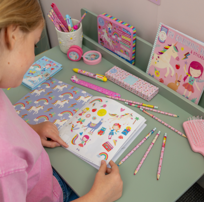 Scribble Sniffs My Colouring Book – Hada Arcoíris