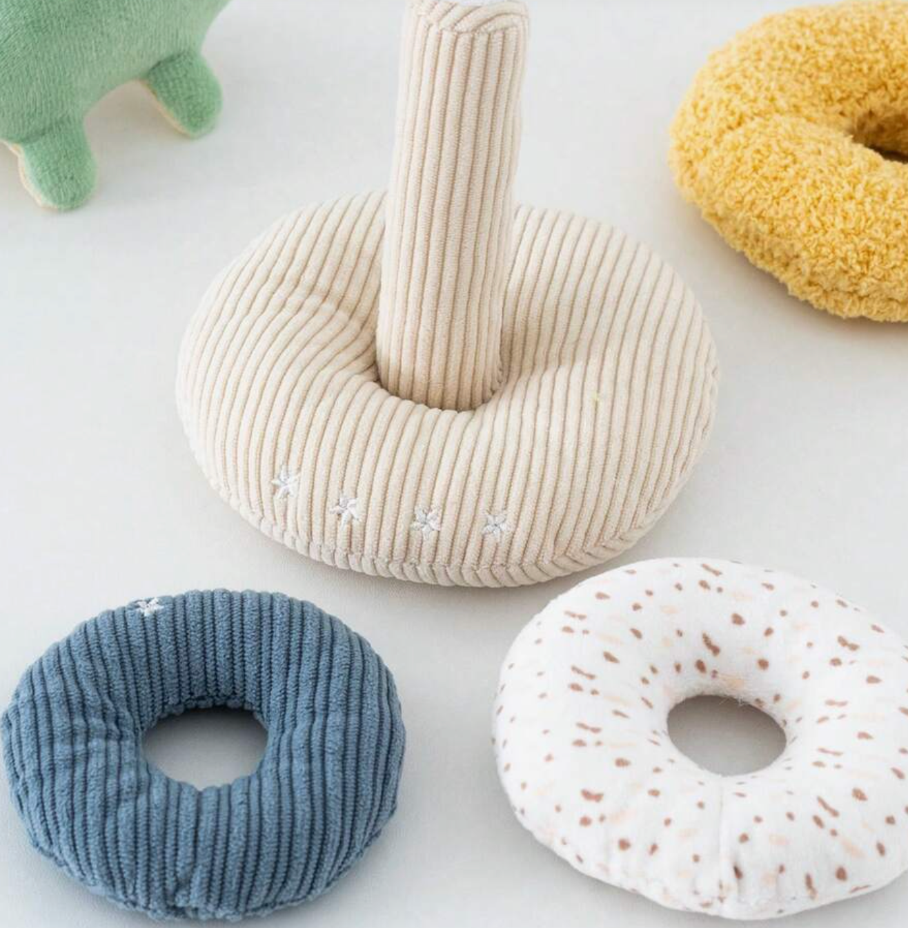 Set Apilable Peluche Estegosaurio Verde Bebé