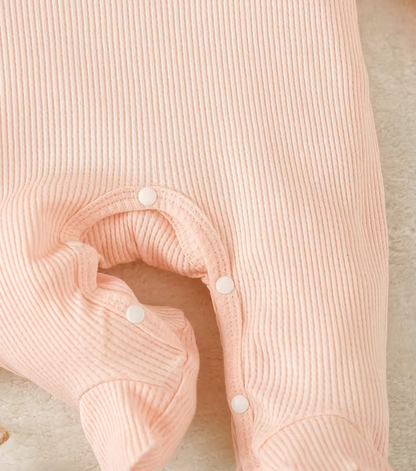 Mono Bebé Acanalado Manga Larga con Pies Rosa