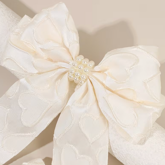 Moño Corazón Beige